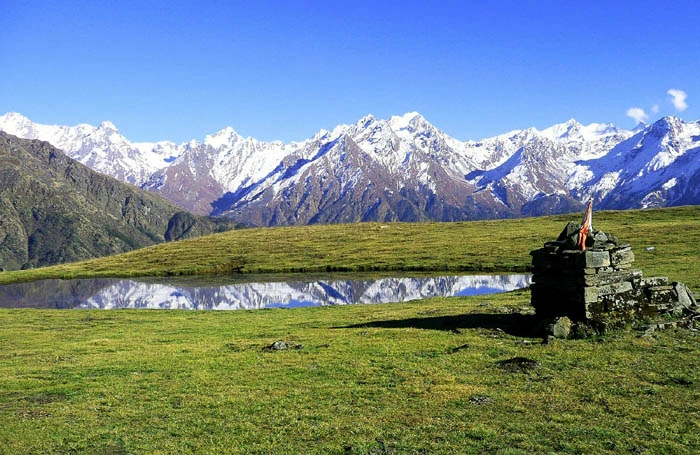 Panoramic Himalayan mountain view from Budha Madmaheshwar